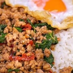 ร้านครัวกระเพราเถื่อน