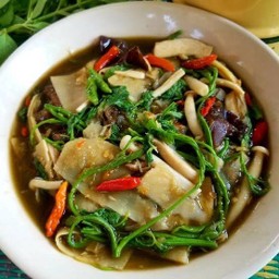 แกงหน่อไม้เห็ดรวม