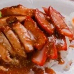 ข้าวหมูแดง+หมูกรอบ