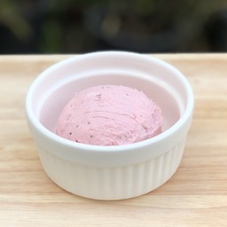 กรีกโยเกิร์ตสตรอว์เบอร์รี่