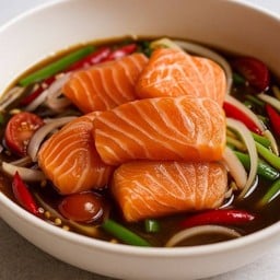 ยำแซลมอน