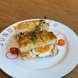 Tokyo spicy egg sando(LM)