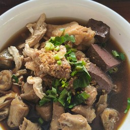 ก๋วยเตี๋ยวไก่มะระน้ำข้น