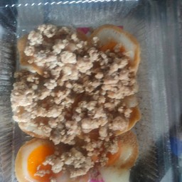 ไข่วง 6ลูก  หน้า หมูสับ