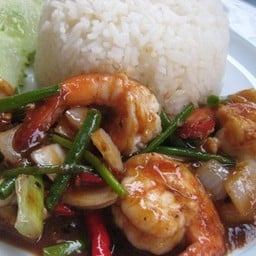 กุ้งผัดพริกเผาราดข้าว