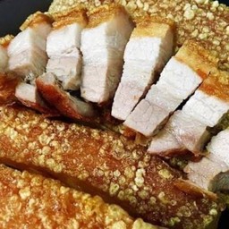 หมูกรอบ