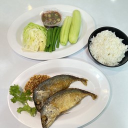 ชุดข้าวปลาทู+น้ำพริกกะปิ+ชุดผัก