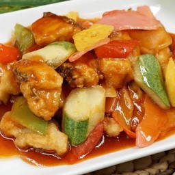 เนื้อปลาดอลลี่ผัดเปรี้ยวหวาน