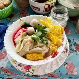 ก๋วยเตี๋ยวเตาถ่านป้าตุ๊ (ฮาลาล)