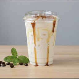 นมสดคาราเมลเย็น