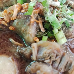 ก๋วยเตี๋ยวหมูตุ๋น