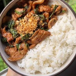 หมูผัดโหระพา