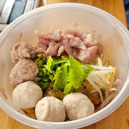 ก๋วยเตี๋ยว เส้นตรง NOODLES