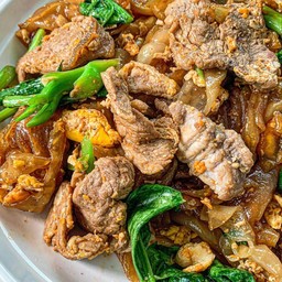 ผัดซีอิ๋วหมู/ไก่