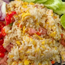 ข้าวผัดแหนม