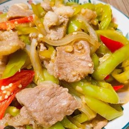 ผัดพริกอ่อน