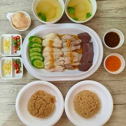 ข้าวมันไก่สิงคโปร์ชุดใหญ่