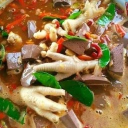 น้ำยาป่า ล้วน ไม่มีขนมจีน  แถมชุดผัก