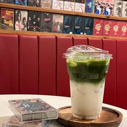 Rew Café Cassette Tape & Coffee Shop แยกวังหิน