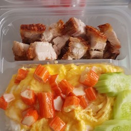 ข้าวไข่ข้นปูอัด+หมูกรอบ