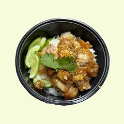 ข้าวหมูกรอบทอดกระเทียม