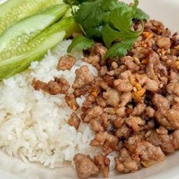 ข้าวหมูสับกระเทียม/ไก่สับ