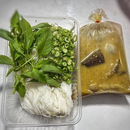 ชุดขนมจีนน้ำยากระทิ