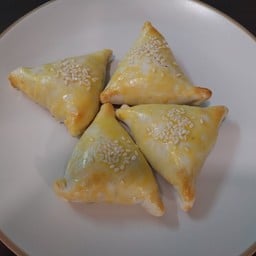 พายหมูแดงฮ่องกง 4 ชิ้น