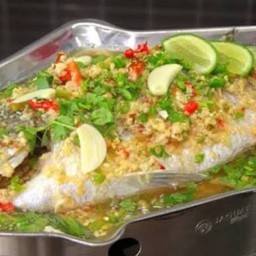 ปลากะพงนึ่งมะนาว
