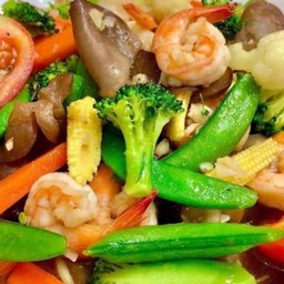ผัดผักรวมกุ้ง