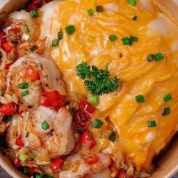 ข้าวหน้าไข่ข้นกุ้งผัดพริกขี้หนู