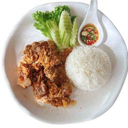 ข้าวกระดูกหมูใบพายกระเทียม