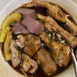 ก๋วยเตี๋ยวไก่น้ำข้น พี่ญา ตลาดพี่ญาคนรุม