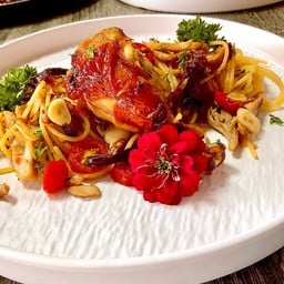 สปาเก๊ตตี้ไก่ย่างกระเทียม