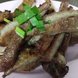 พวงนมดีหมูย่าง(น้ำจิ้มเปรี้ยว)