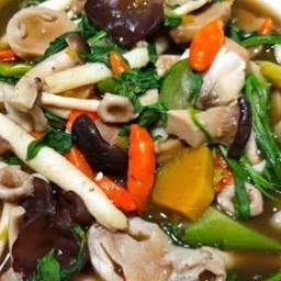 แกงเห็ดรวม