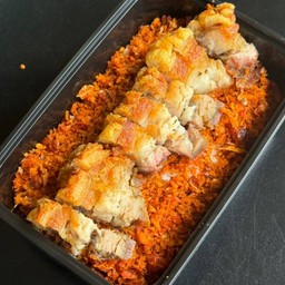 ข้าวหมูกรอบคั่วพริกเกลือพรีเมียมสไตล์ฮ่องกง