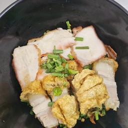 Red Pork And Crispy Pork Soup