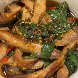 กะเพราคอหมูย่าง