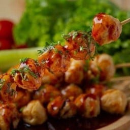 ลูกชิ้นทอดน้ำจิ้มรสเด็ดสูตรคุณย่าพนิดา/อาหารตามสั่งส้มตำ