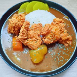 ข้าวแกงกะหรี่ไก่คาราเกะ แป้งบางกรอบเนื้อฉ่ำ