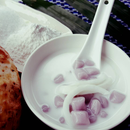 บัวลอยเผือกมะพร้าวอ่อน