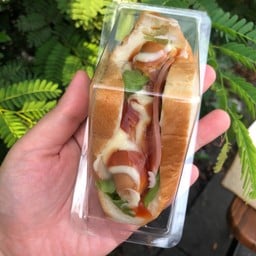 ล้านนแซนด์วิช&สลัดโรล