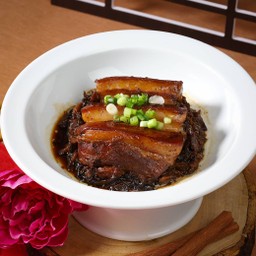 Stewed Pork Belly with "Mui Choy"