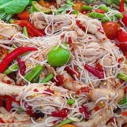 ตำซั่วตีนไก่