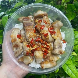 ข้าวสามชั้นคั่วเกลือ