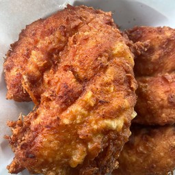 ไก่ทอดหน้าอก ชิ้นละ