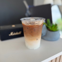 คาราเมลมัคคิอาโต้ เย็น