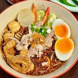 ร้านก๋วยเตี๋ยวต้มยำเจ้าเก่า by เจ๊เงิน สาขาสุรินทร์ ถนนภักดีชุมพล