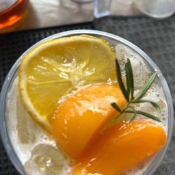 เลม่อนดองน้ำผึ้ง & แตงโมไร้เม็ดจตุจักรจันทบุรี สาขา1